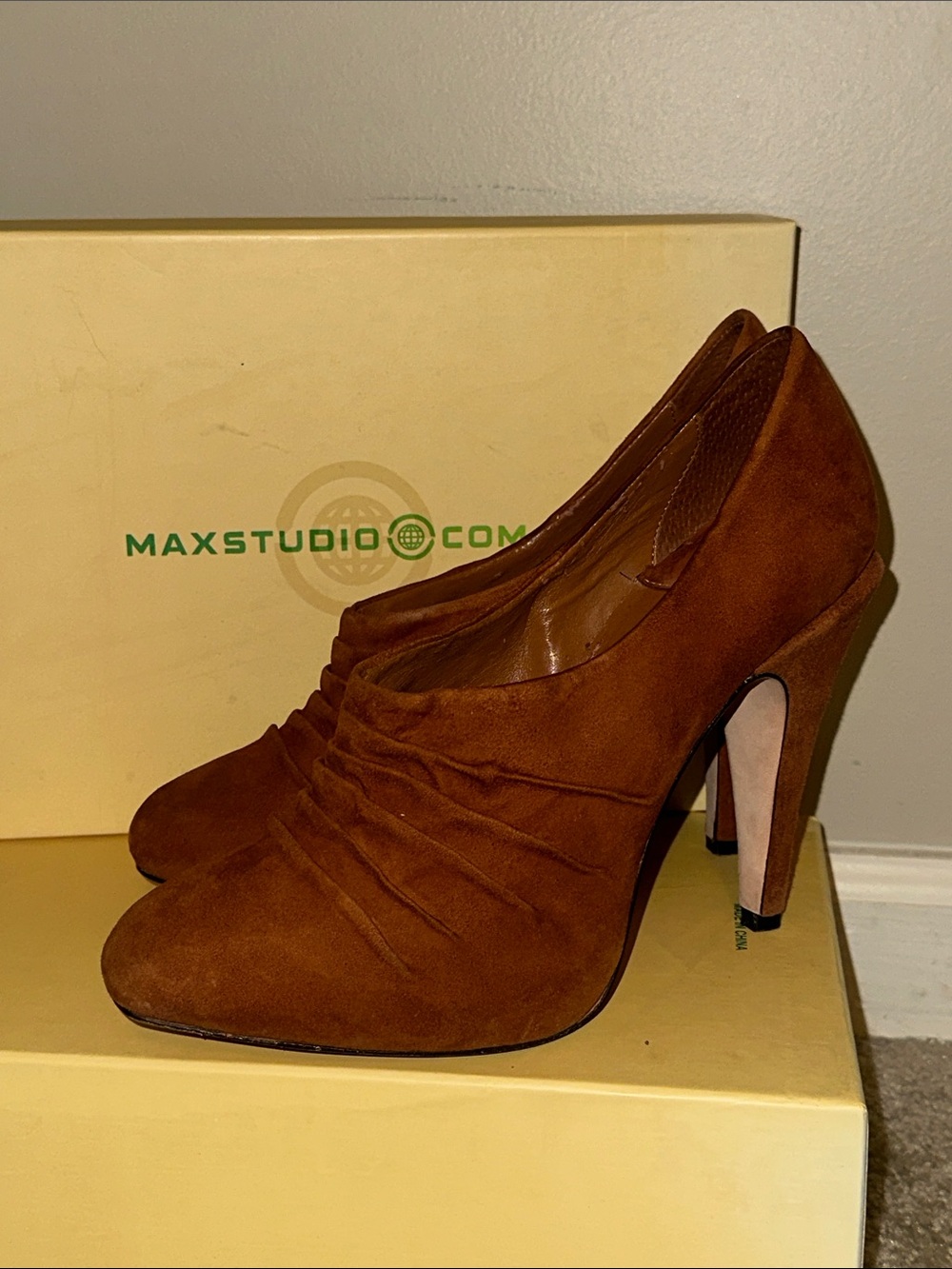 Max Studio Rust Brown Suede Ruched High Heel Pumps